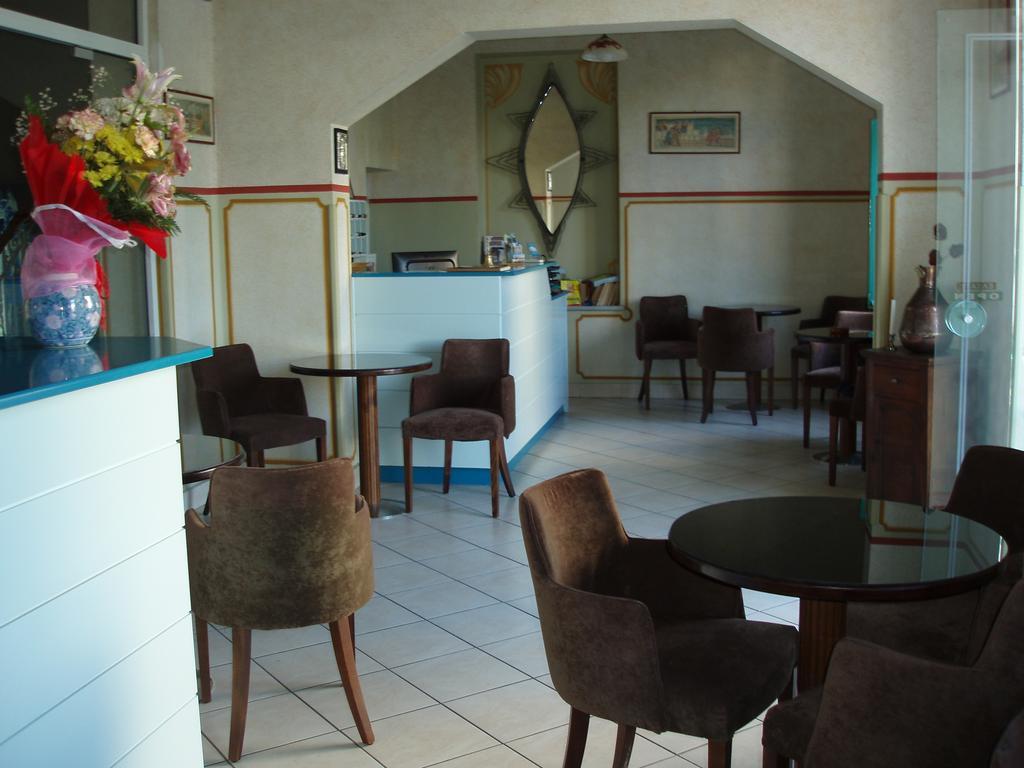 Orfeas Hotel Mytilene Exterior photo